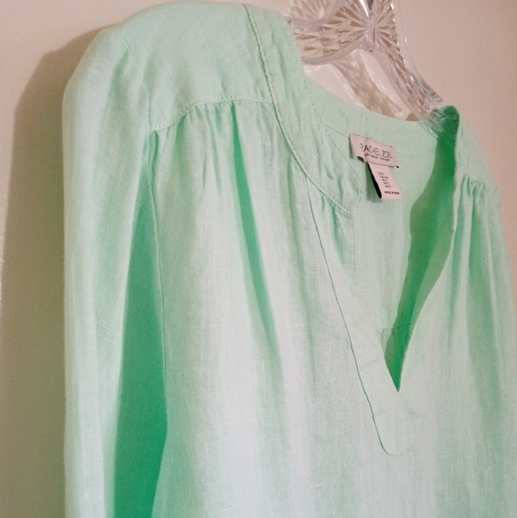 Rachel Zoe Pistachio vneck linen top with crochet lace detail women size small - Picture 6 of 7